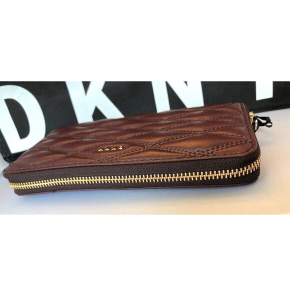 DKNY Donna Karan R3261060 Gansevoort Quilted Plum Leather Zip Around Wallet - Picture 2 of 8
